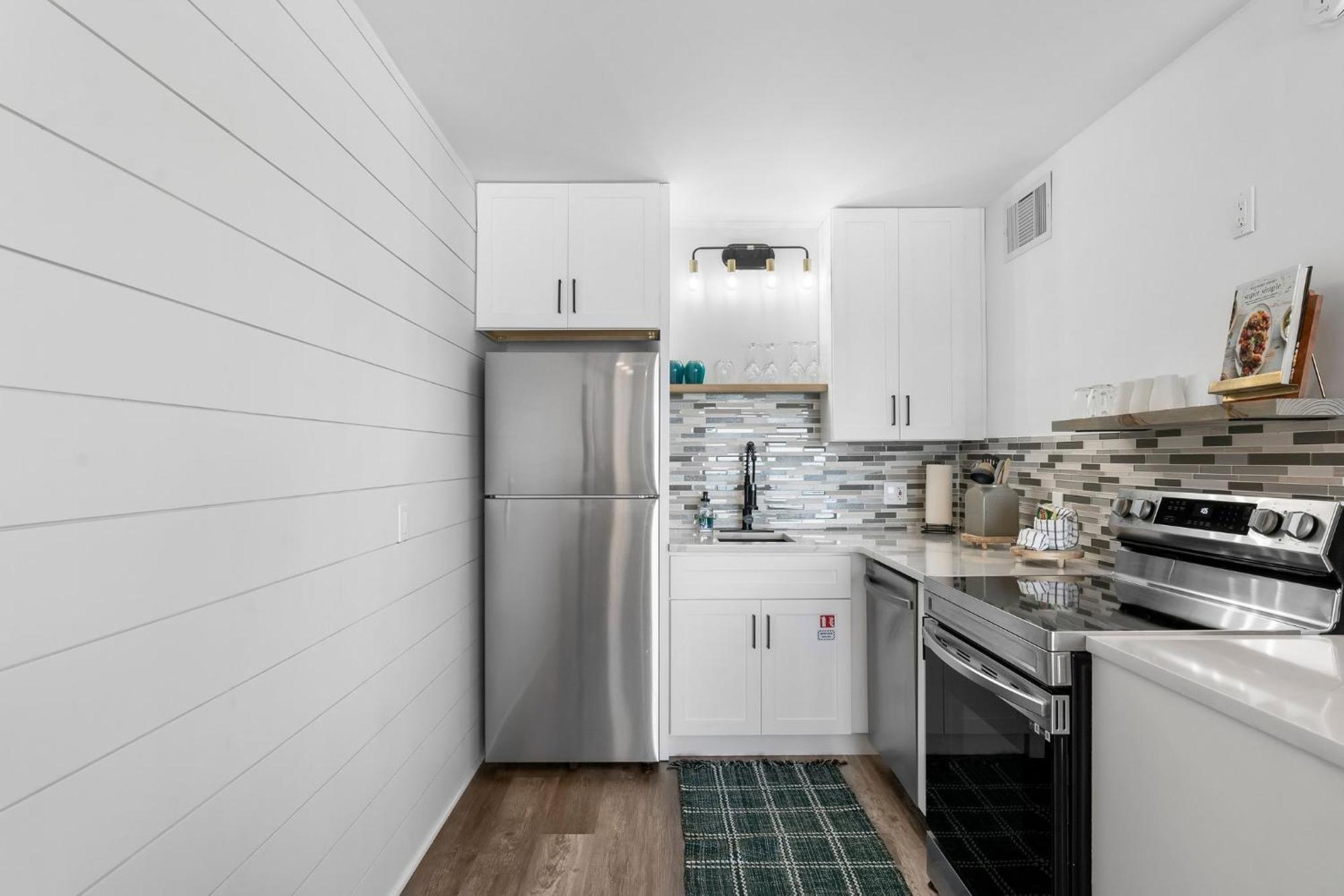 The Summit 808 - Luxury - Beachfront - Incredible Views - Chairs And Sunshade Provided In